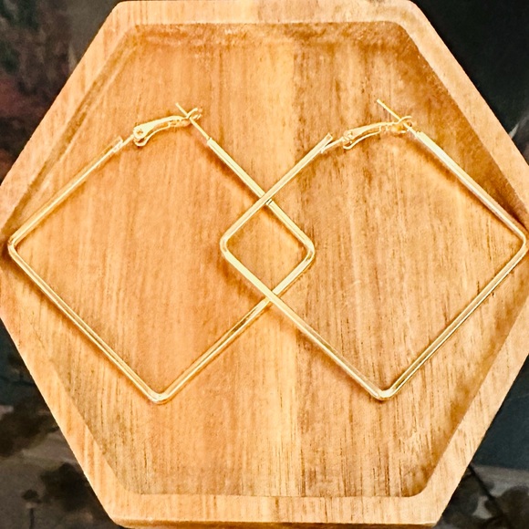 Minimalist square “hoop” earrings choose gold or silver tone - Picture 2 of 11